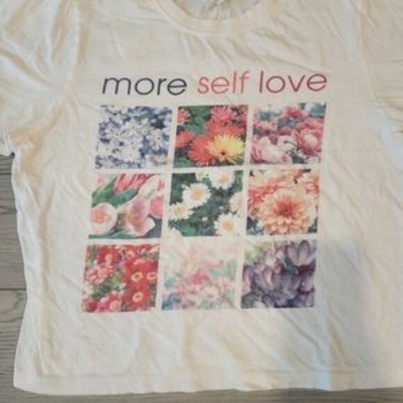 Messy bun just chillin crop top small - Picture 2 of 4